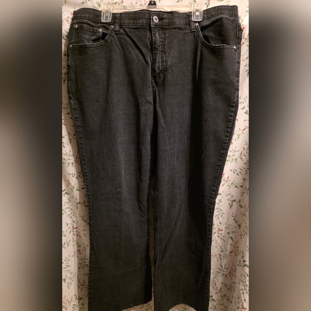 Women's Black Jeans 20W